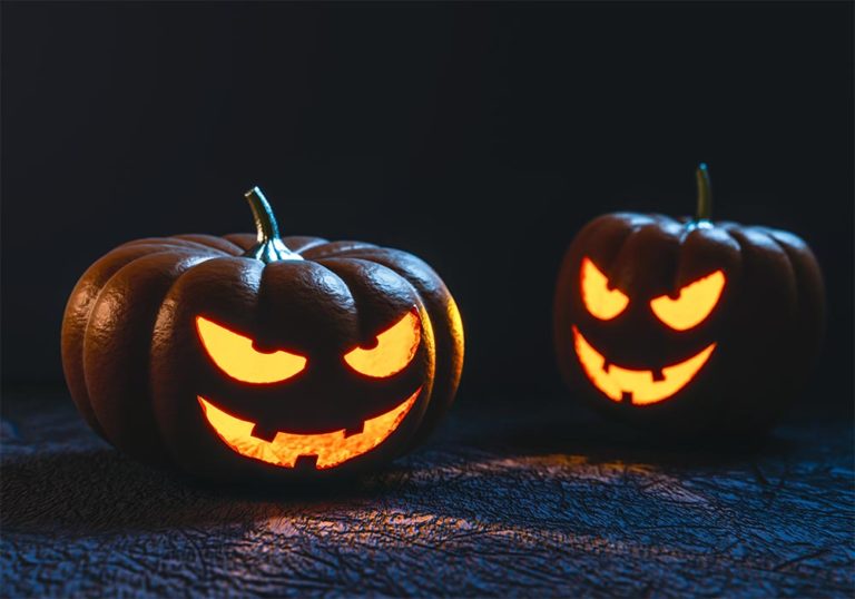 Include Candles in Your Next Halloween Party Decorating Scheme