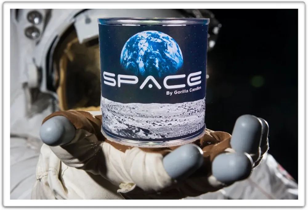 this smells like space candle - candle junkies